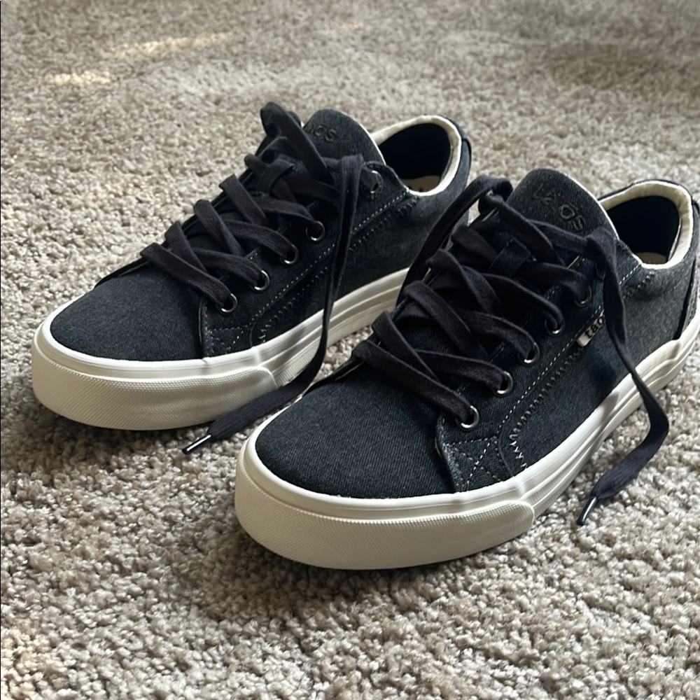 Taos Footwear Dark Gray Canvas Sneakers